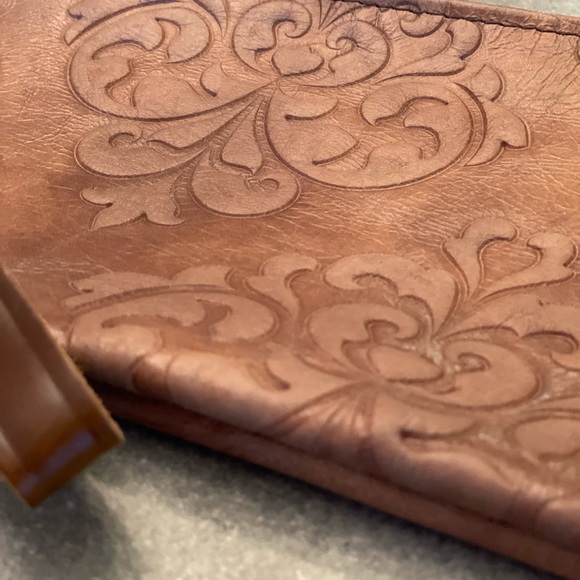 Cowhide Wristlet Clutch with Zipper Embossed print with detachable strap browns - Picture 5 of 13